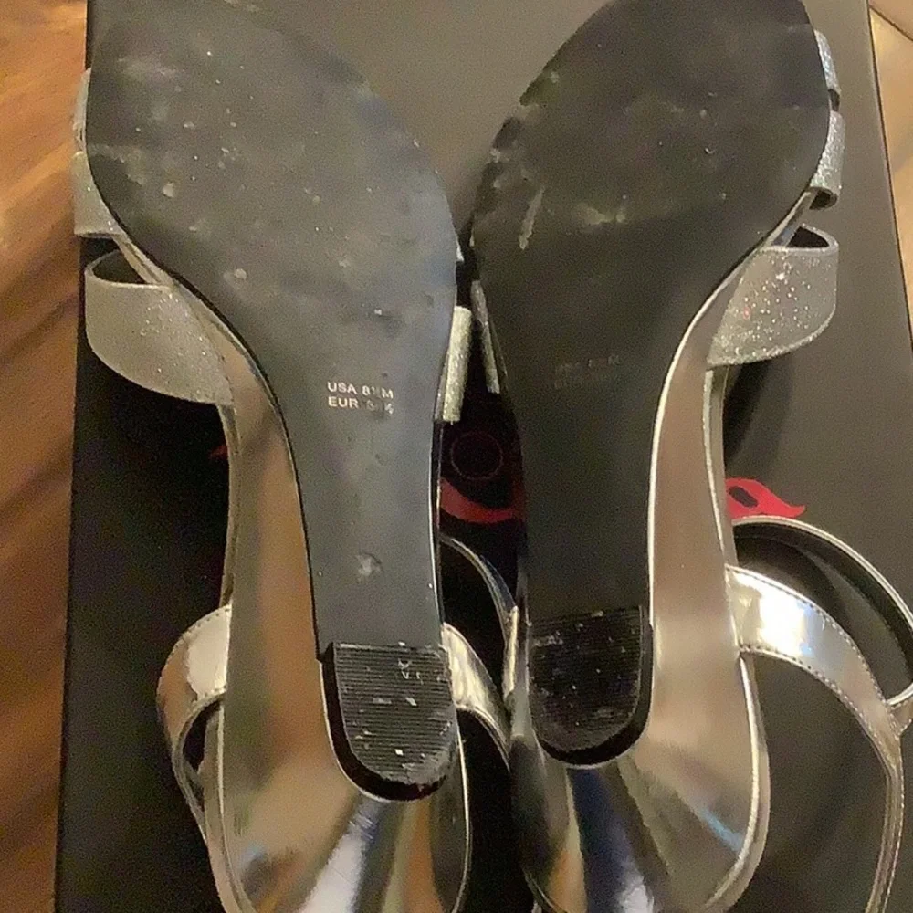 Glittery Silver Wedges - Picture 6 of 7
